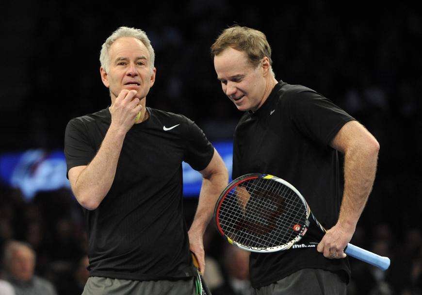John e Patrick McEnroe, doppio in campo a New York contro... Ap